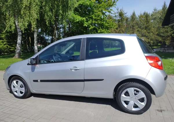 Renault Clio cena 8900 przebieg: 210000, rok produkcji 2005 z Kalety małe 466